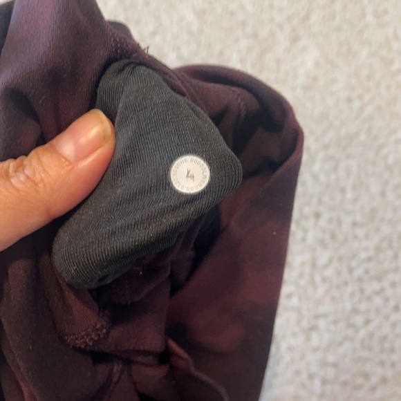 Lululemon Align Crop 21" *Diamond Dye
Diamond Dye Cassis Black size 4 - Picture 6 of 6